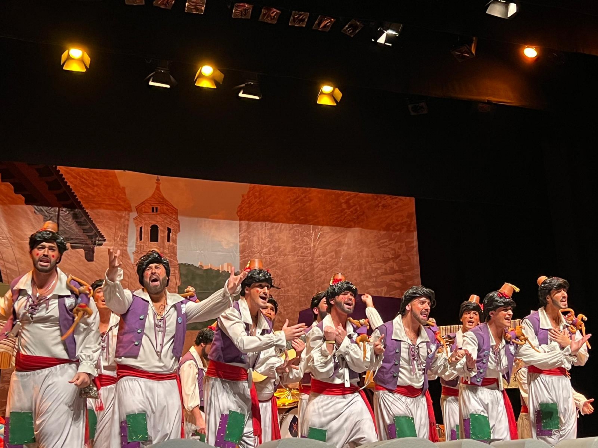  'La vin con Olivín' y 'Llámame Loco', ganadoras del concurso de Carnaval 
