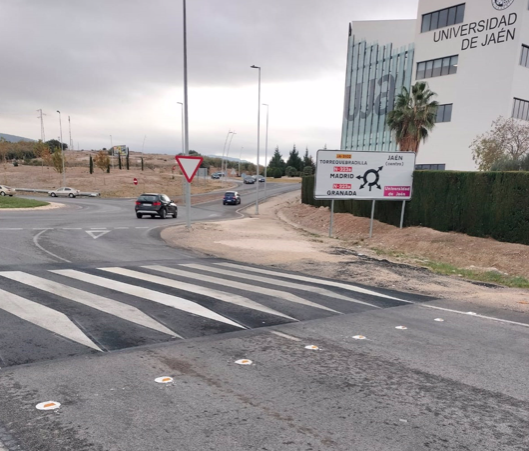  Mejoran los accesos al Jaén Plaza para garantizar la seguridad vial 