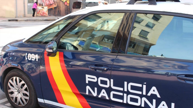  Policía Nacional 