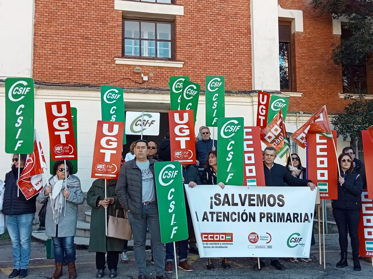  Concentración en Linares  ante el colapso en Atención Primaria 