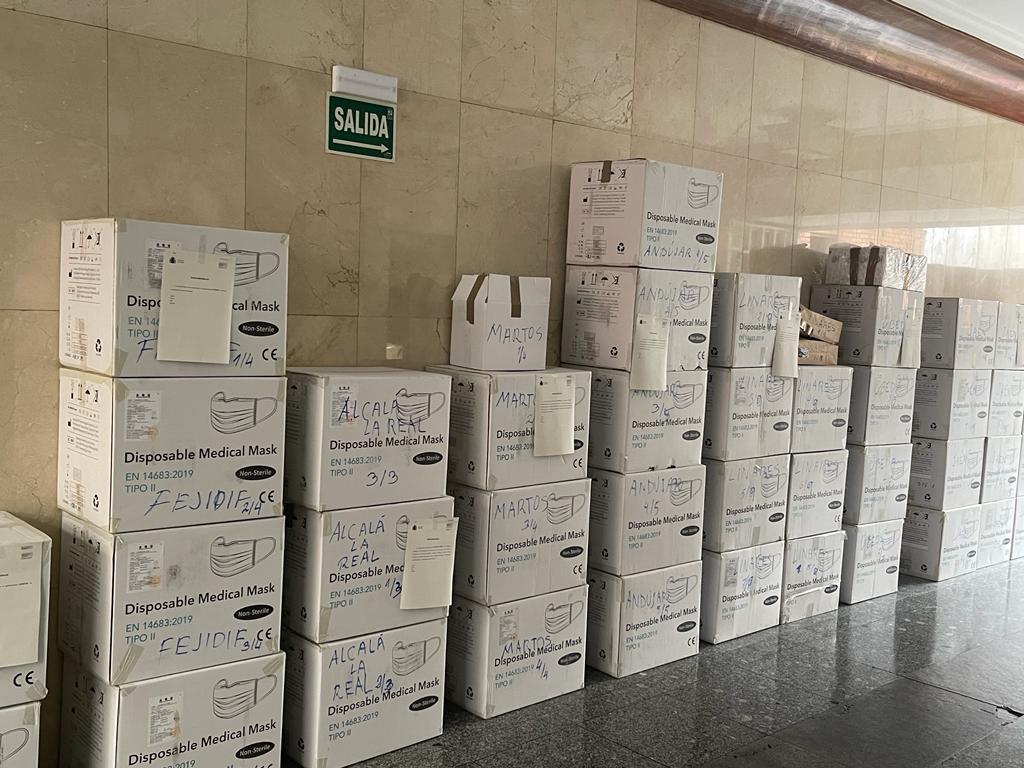  El Gobierno reparte en Jaén 300.000 mascarillas quirúrgicas 