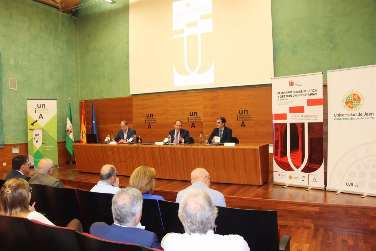  La UNIA acoge en Baeza el seminario del diploma de experto en Política 