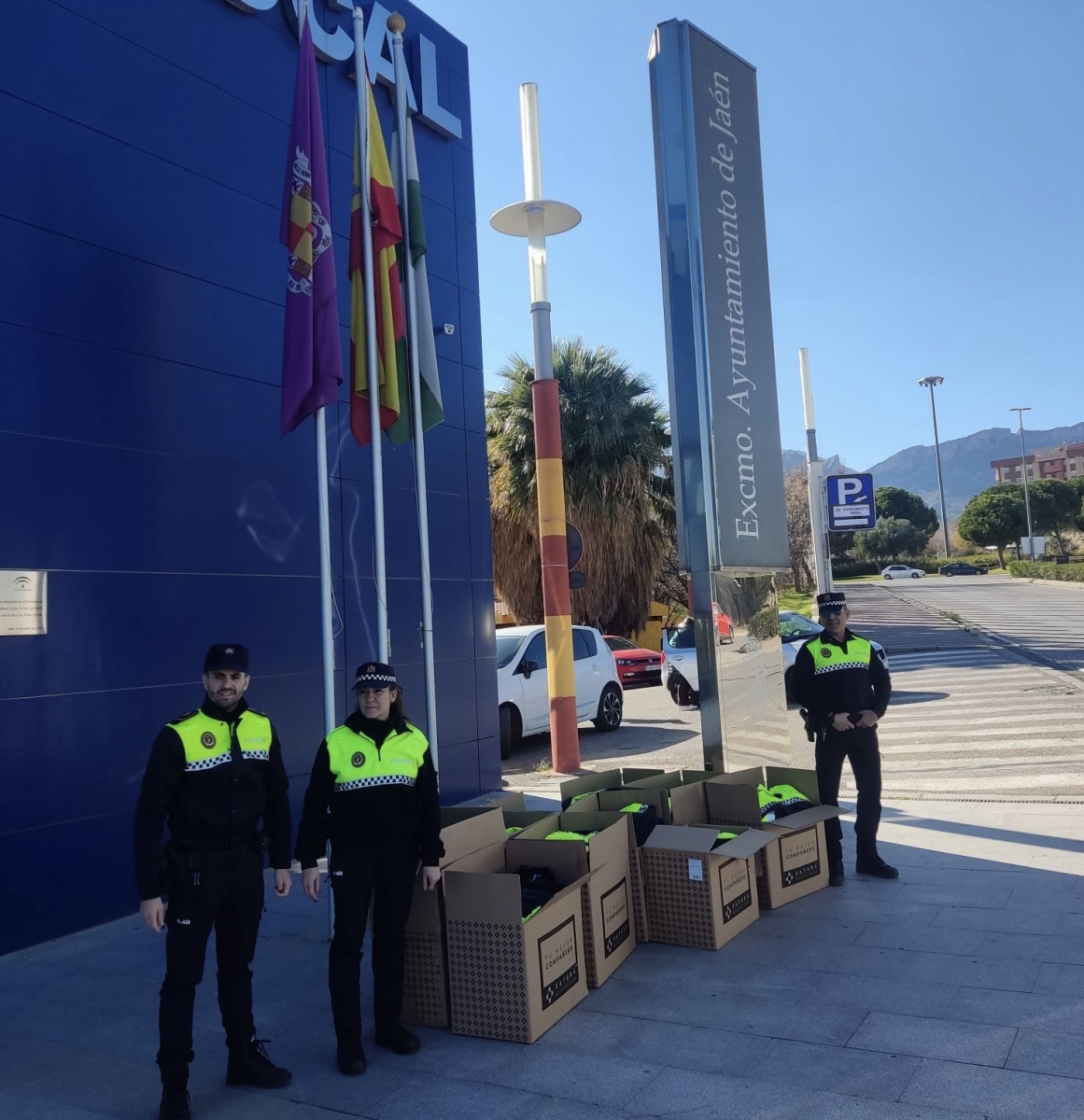  El Ayuntamiento apuesta por reciclar los uniformes de la Policía 