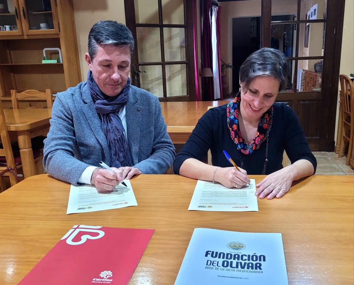  Un convenio permite a las personas sin hogar de Jaén acceder al aceite 