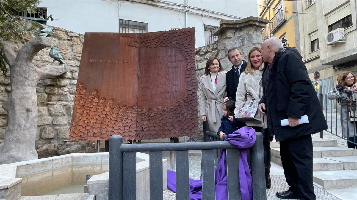  El Ayuntamiento dedica una plaza a los maestros de Jaén 