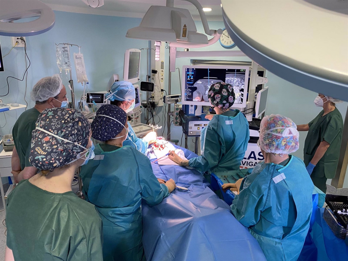  El Hospital de Jaén incorpora una cirugía espinal guiada por imagen 