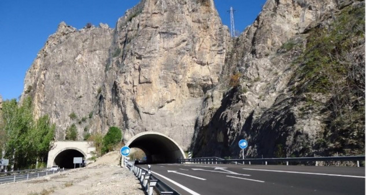  Destinan 14,4 millones a mejorar carreteras en Jaén y Granada 