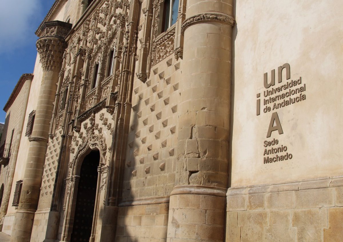  Los cursos de verano de la UNIA los principios de la exposición y el museo 