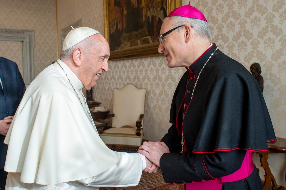  El papa Francisco recibe al obispo de Jaén 