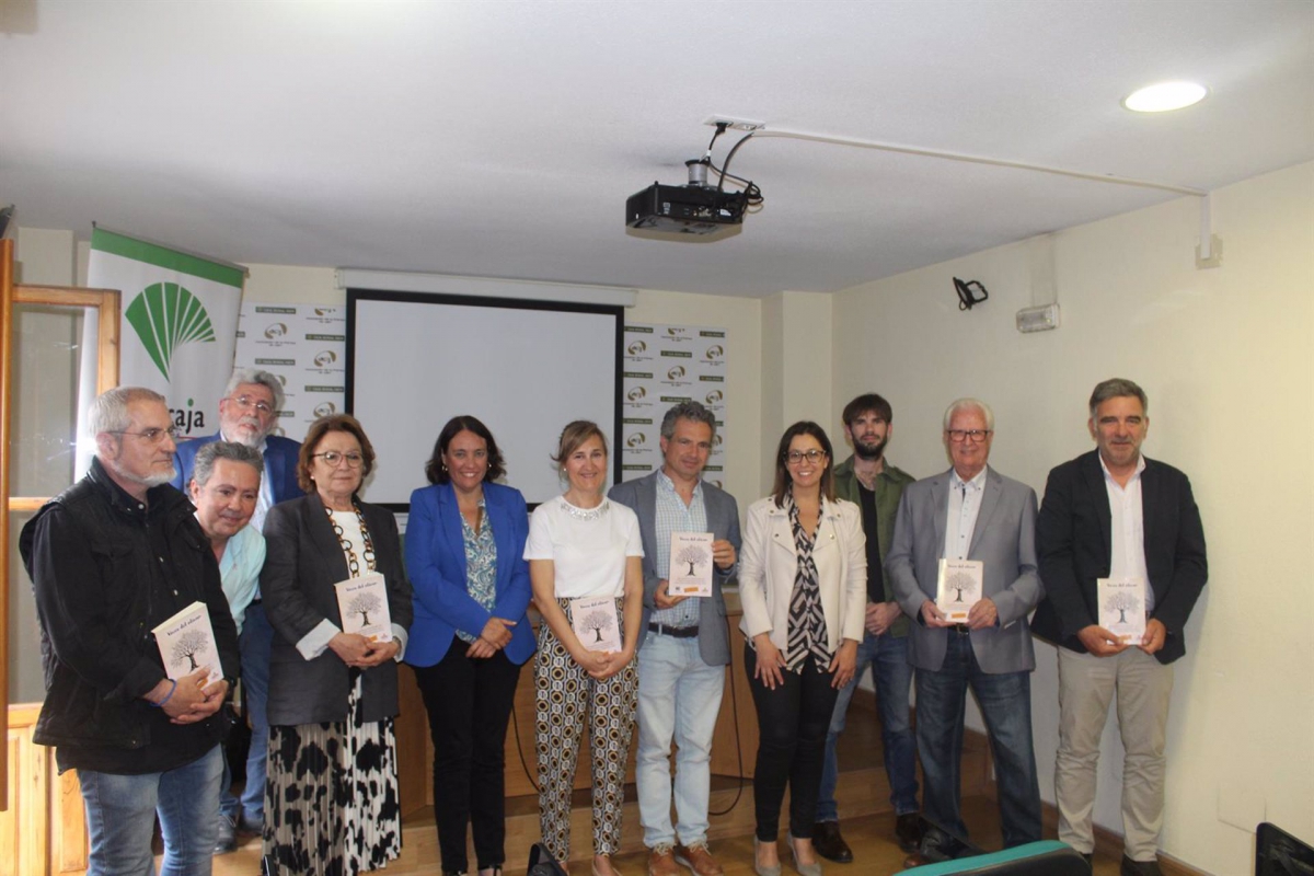  Presentan el libro del V Premio de Relato sobre Olivar y Aceite de Oliva 