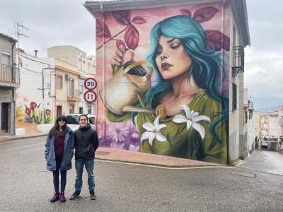 Juventud visita los nuevos murales y escultura del barrio del Almendral 