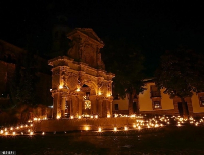  Baeza celebra su Renacimiento con 30.000 velas 