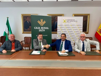  Caja Rural renueva el convenio con Cooperativas Agroalimentarias 