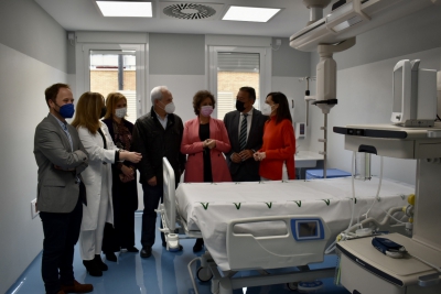  La Junta inaugura una nueva UCI en el hospital de Linares 