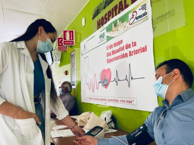  El Hospital de Jaén se suma al Día de la hipertensión arterial 