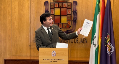  El alcalde pide la dimisión de Julio Millán 