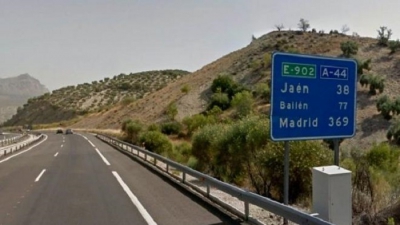  El Gobierno de España arregla 20 kilómetros de baches en la A-4 y la A-44 