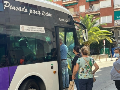  El Ayuntamiento aprueba la prórroga del servicio de bus urbano 