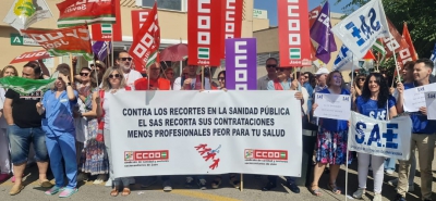  CCOO protesta ante el hospital de Úbeda por el recorte de profesionales 