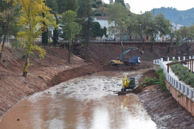  Denuncian riesgos de inundación por la limpieza del río Guadalimar 