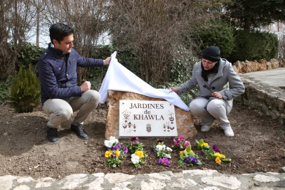  Descubren la placa que da nombre a los jardines de Khawla 