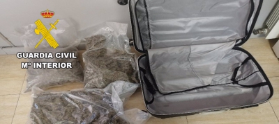  Detienen a un varón por la A-44 con 3.000 gramos de marihuana 