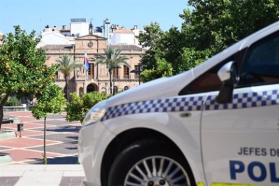  La Policía Local de Linares estrena dos coches patrulla híbridos 