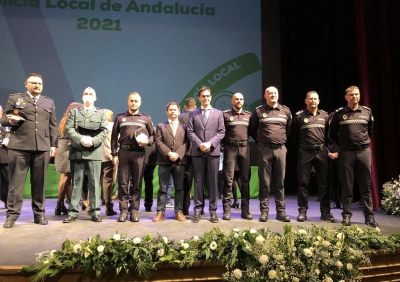  Condecorados cuatro policías y dos guardias civiles de Alcalá la Real 