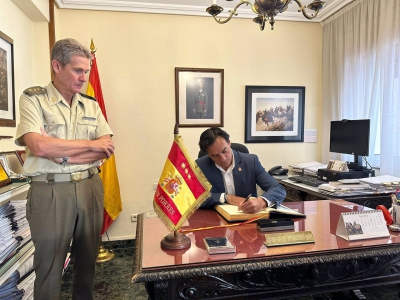  El alcalde destaca la colaboración con las Fuerzas Armadas y el Cetedex 