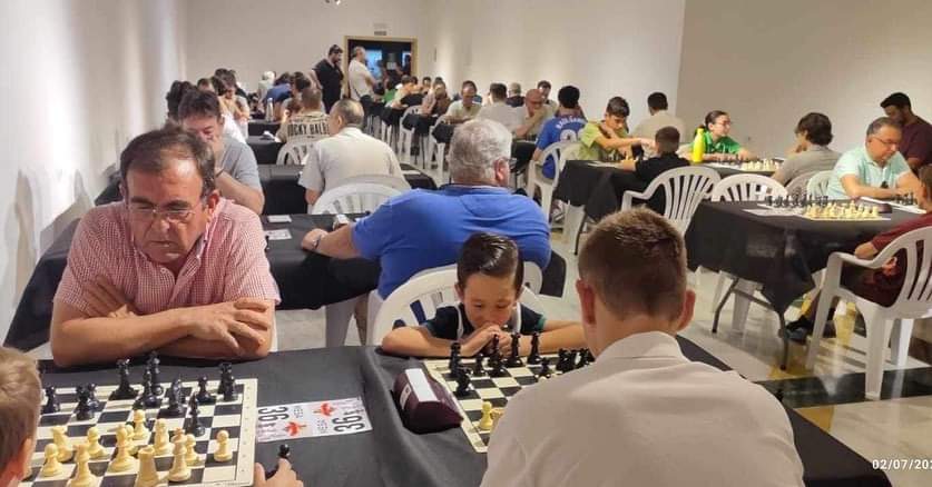  Un centenar de jugadores de ajedrez de toda Andalucía se reúne en Bailén 