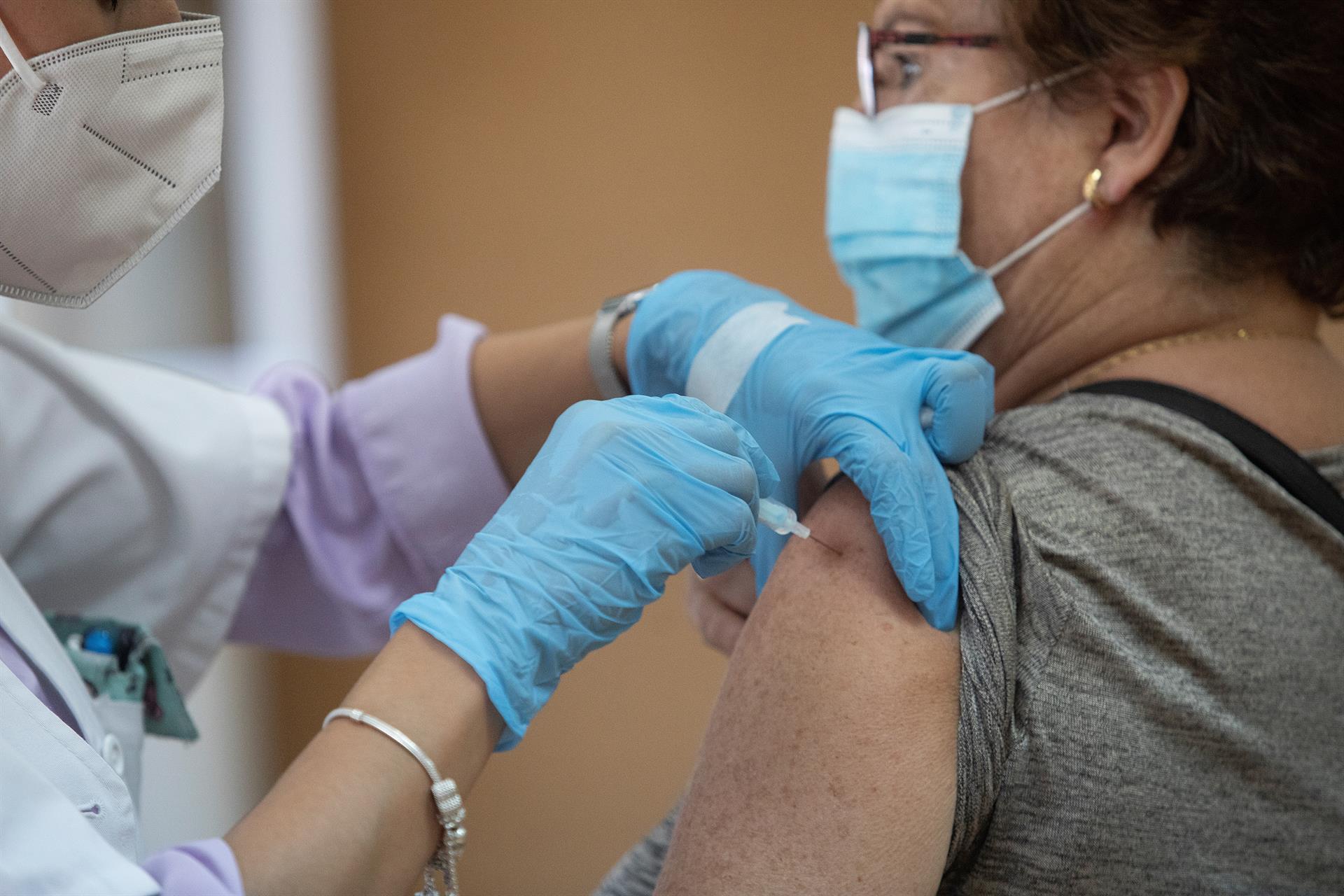  Sanidad recomienda el uso de mascarilla en hospitales y aglomeraciones 